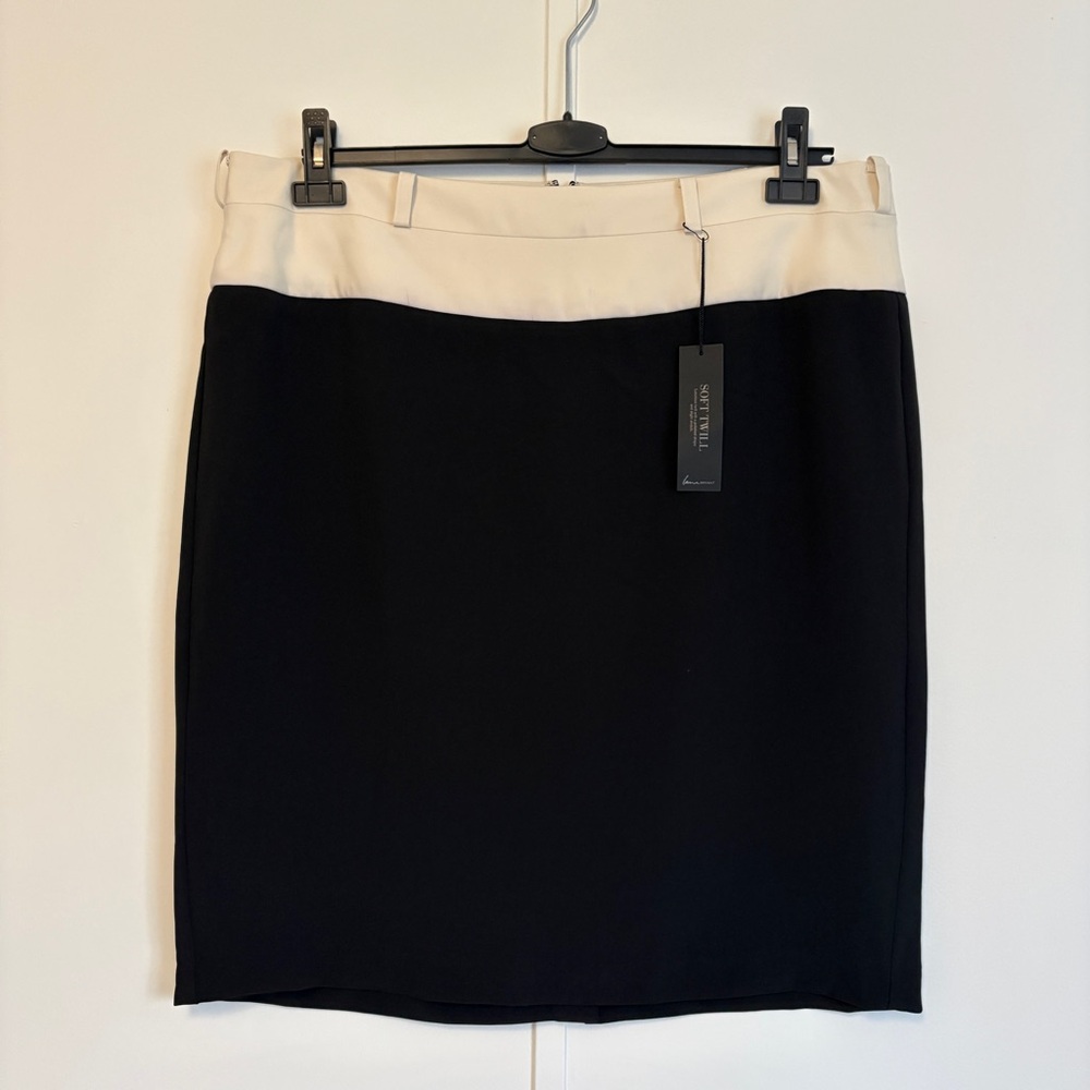Lane Bryant Black and Cream Pencil Skirt 18 NWT